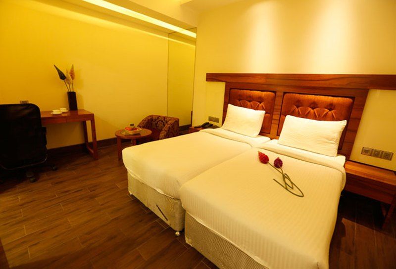 Good Times Hotel Delhi Kültér fotó