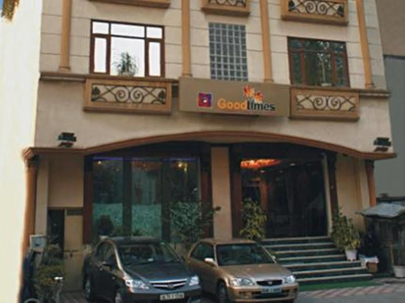 Good Times Hotel Delhi Kültér fotó
