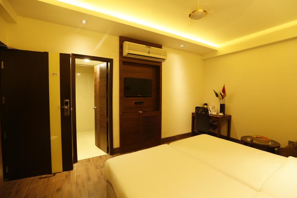 Good Times Hotel Delhi Szoba fotó